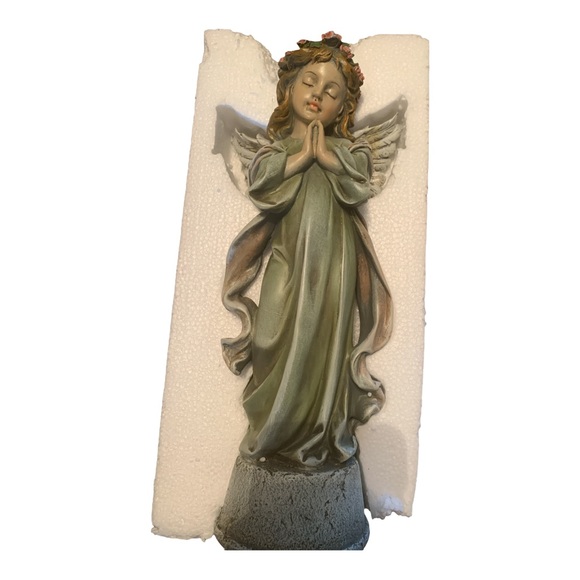 Praying Angel Little Girl Cherub Statue - Picture 6 of 8